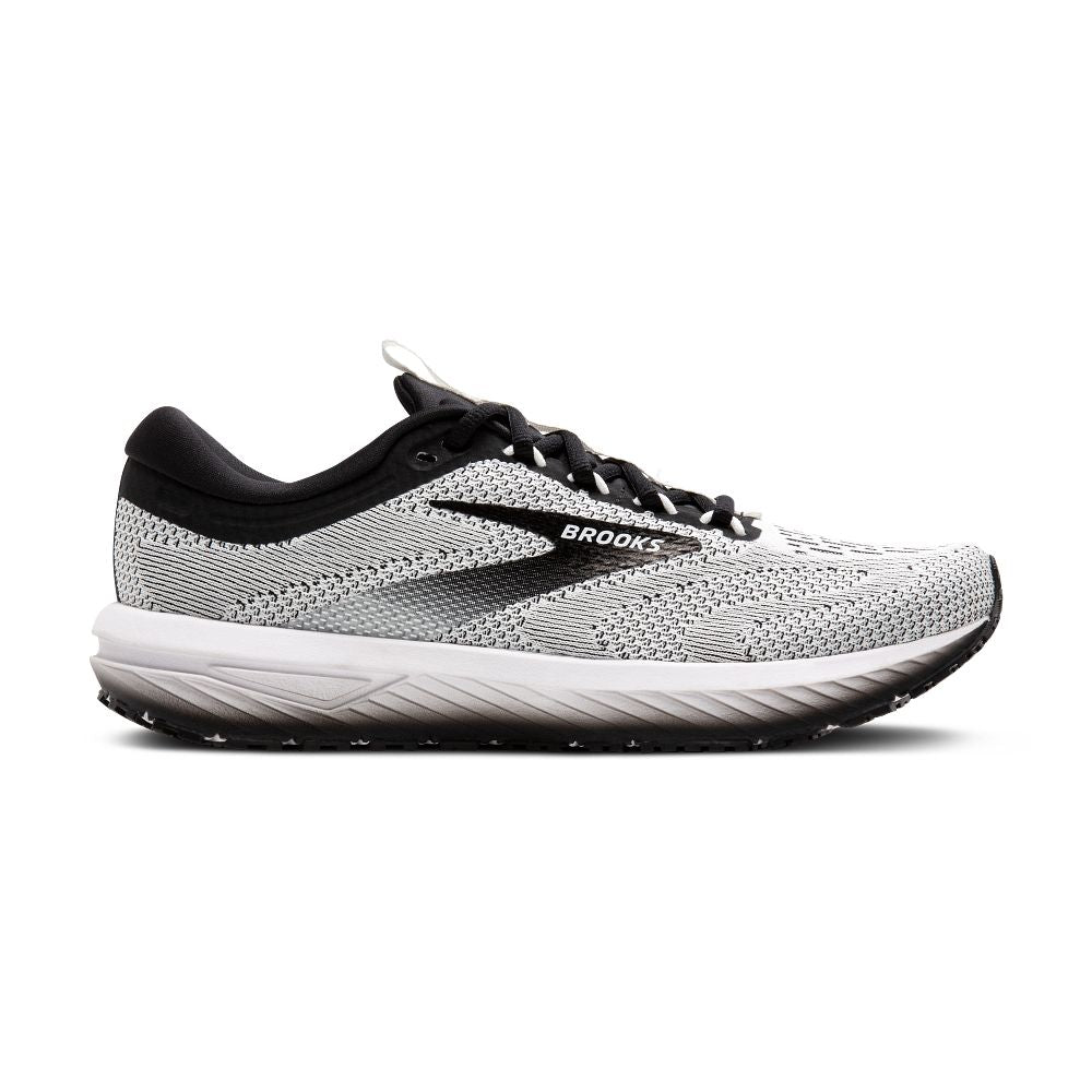 Women's Brooks Revel 7, White/Black, 6 B Medium