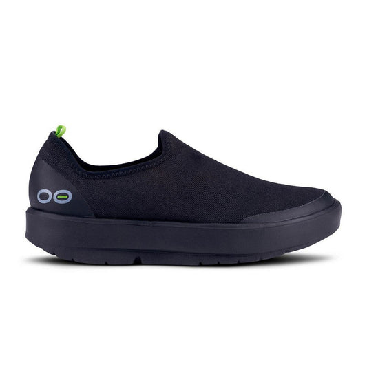 Women's OOFOS OOmg EeZee, Black, 6 B Medium