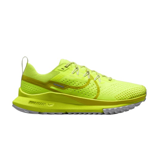 Women's Nike Pegasus Trail 4, Volt/Bright Cactus-Black, 6.5 B Medium