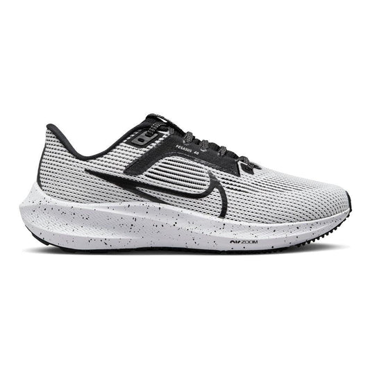Women's Nike Pegasus 40, Black/White, 10 B Medium