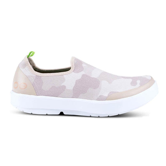Women's OOFOS OOmg eeZee, Tan Camo, 8.5 B Medium